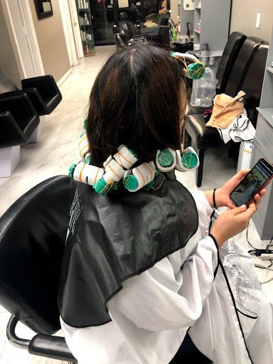 Hair Salon «Headquarters Hair & Beauty Salon», reviews and photos, 16625 Redmond Way # L, Redmond, WA 98052, USA