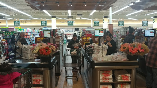 Grocery Store «Villa Park Fruit Market», reviews and photos, 302 W North Ave, Villa Park, IL 60181, USA