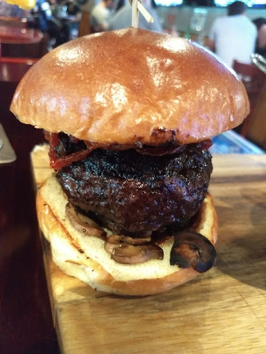 Shopping Mall «Oaktree Mall Shopping Center», reviews and photos, 2024 Center Ave n, Fort Lee, NJ 07024, USA