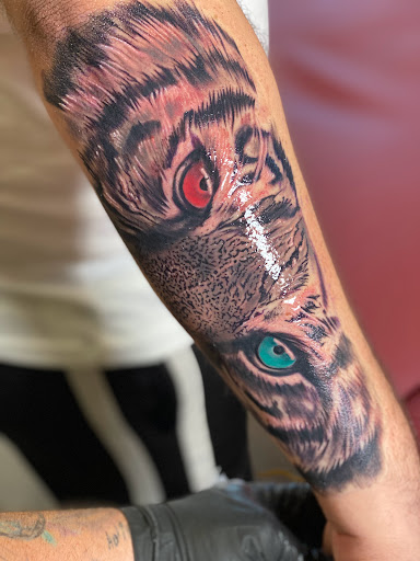 Tattoo Shop «ForeverTat2», reviews and photos, 2962 Pleasant Hill Rd, Kissimmee, FL 34746, USA