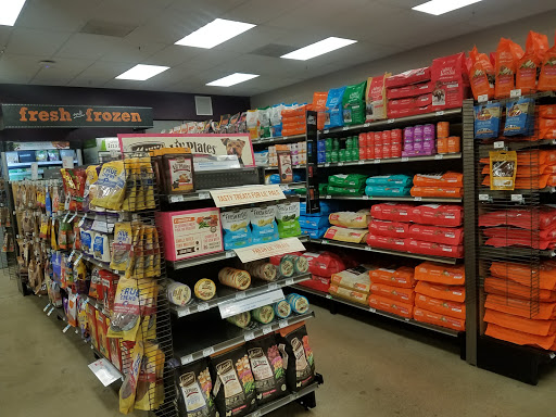 Pet Supply Store «Petco Animal Supplies», reviews and photos, 2727 Pfingsten Rd #8, Glenview, IL 60026, USA