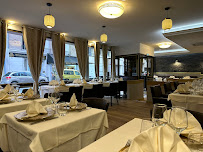 Atmosphère du Restaurant indien Shivam Lounge I Issy-les-Moulineaux, Meudon, Sèvres, Paris, Boulogne-Billancourt - n°2