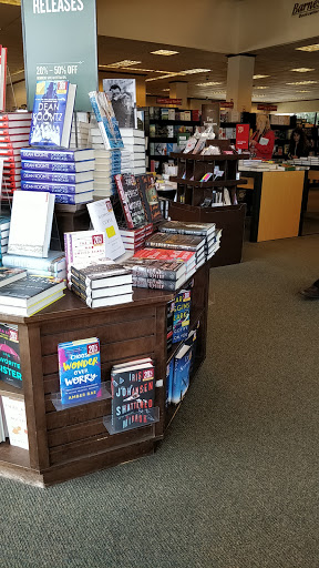 Barnes & Noble image
