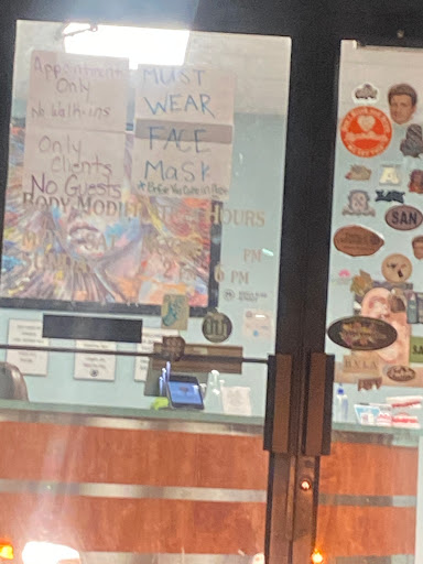 Tattoo Shop «Evil Twins Piercing Studio», reviews and photos, 215 N Stockwell Rd, Evansville, IN 47715, USA