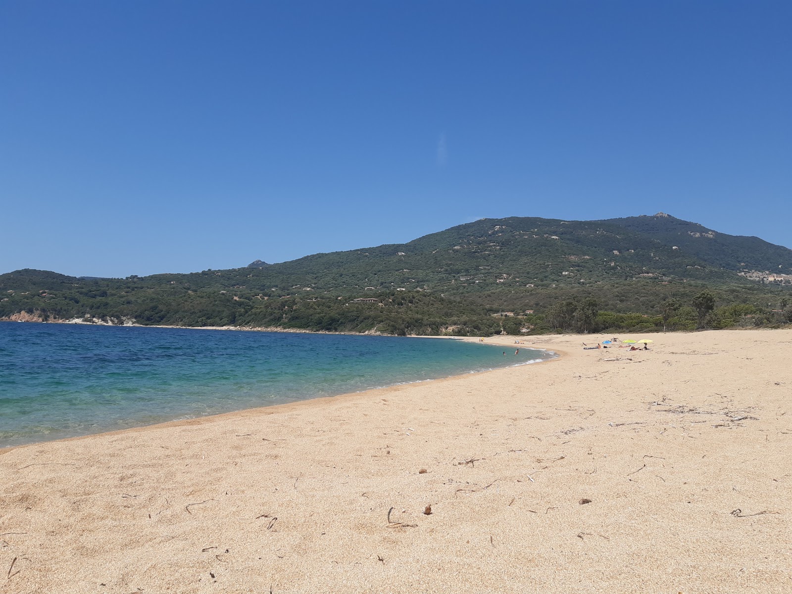 Baraci beach的照片 带有宽敞的海湾