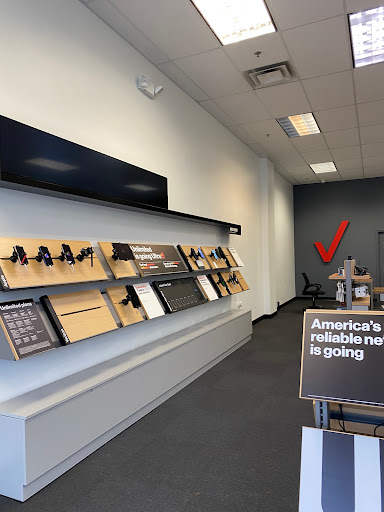Cell Phone Store «Verizon Authorized Retailer - Wireless Zone», reviews and photos, 25031 Riding Plaza, South Riding, VA 20152, USA