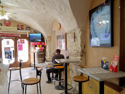 Bar de l'Avenir à Fons