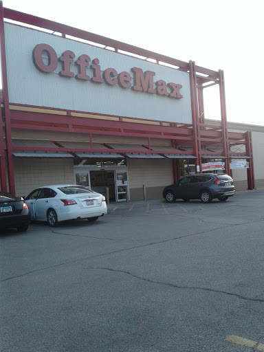 Shopping Mall «Riverpoint Center», reviews and photos, 1730 W Fullerton Ave, Chicago, IL 60614, USA