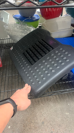 Thrift Store «7th St & Union Hills Goodwill Retail Store & Donation Center», reviews and photos, 710 E Union Hills Dr, Phoenix, AZ 85024, USA