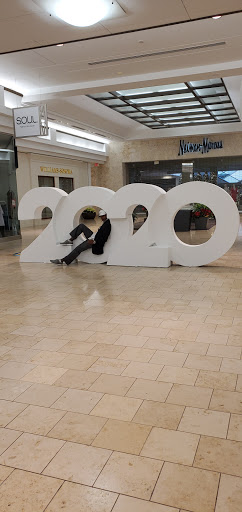 Clothing Store «Neiman Marcus», reviews and photos, 2442 E Sunrise Blvd, Fort Lauderdale, FL 33304, USA