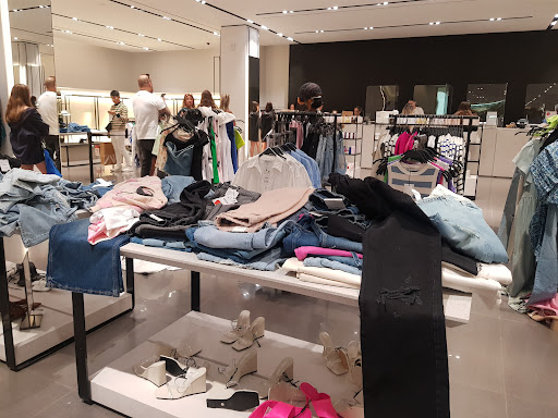 Department Store «Saks Fifth Avenue», reviews and photos, 26100 Cedar Rd, Beachwood, OH 44122, USA