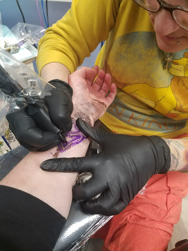 Tattoo Shop «X Body Art Emporium», reviews and photos, 147 Swansea Mall Dr, Swansea, MA 02777, USA