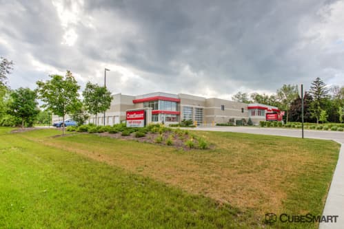 Self-Storage Facility «CubeSmart Self Storage», reviews and photos, 7910 Lemont Rd, Woodridge, IL 60517, USA