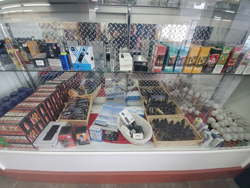 Tobacco Shop «the Smoke and Glass Shop», reviews and photos, 1746 E Joppa Rd, Parkville, MD 21234, USA