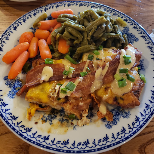 American Restaurant «Cracker Barrel Old Country Store», reviews and photos, 1534 Bear Creek Pike, Columbia, TN 38401, USA