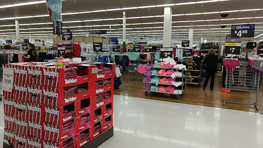 Department Store «Walmart Supercenter», reviews and photos, 3002 Stacy Allison Way, Woodburn, OR 97071, USA