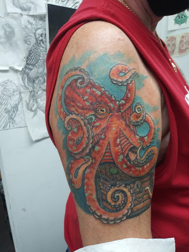 Live Wire Arts, 161 Higbie Ln, West Islip, NY 11795, USA, 