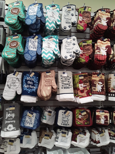 Dollar Store «Dollar Tree», reviews and photos, 2241 Citrus Blvd #107, Leesburg, FL 34748, USA