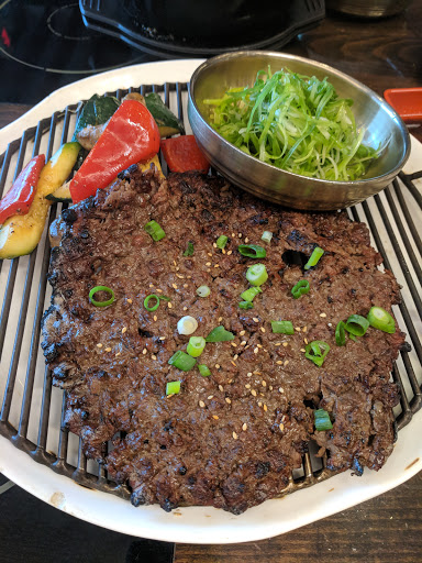 Shopping Mall «Oaktree Mall Shopping Center», reviews and photos, 2024 Center Ave n, Fort Lee, NJ 07024, USA