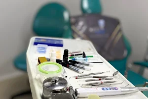 Clínica Odontológica Dental Studio | Dr. Andrés González image