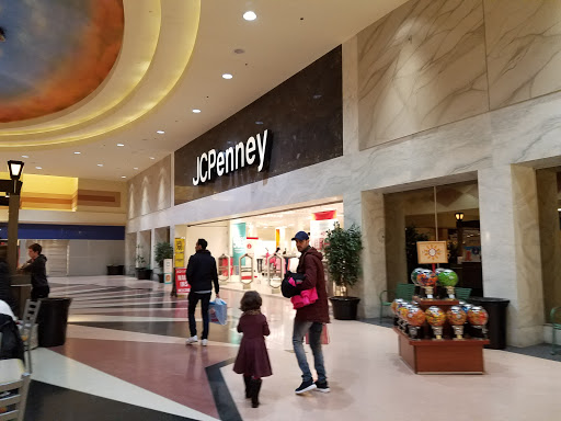 Chapel Hill Mall, 2000 Brittain Rd, Akron, OH 44310, USA, 