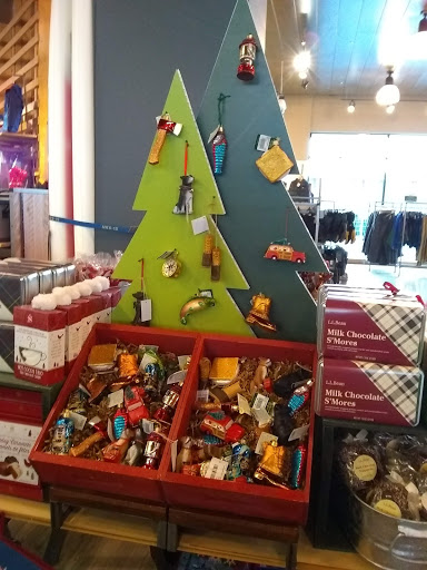 Clothing Store «L.L. Bean», reviews and photos, 101 Cherry St Suite #1020, Burlington, VT 05401, USA