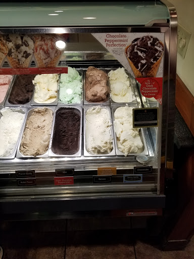 Ice Cream Shop «Cold Stone Creamery», reviews and photos, 1227 SW Wanamaker Rd Suite 100, Topeka, KS 66604, USA