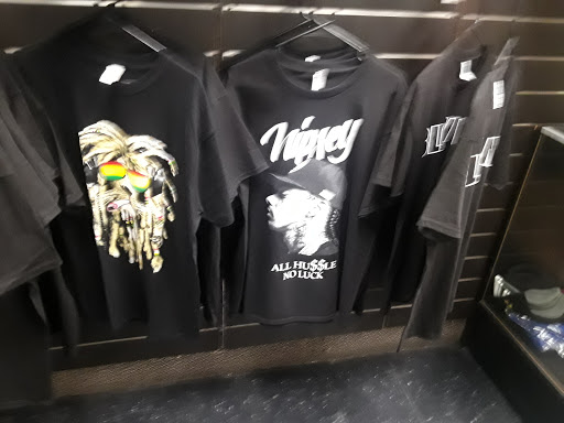 Tobacco Shop «AK SMOKE SHOP», reviews and photos, 5135 W Shaw Ave, Fresno, CA 93722, USA