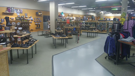 Camping Store «REI», reviews and photos, 200 Ridge Pike #115, Conshohocken, PA 19428, USA