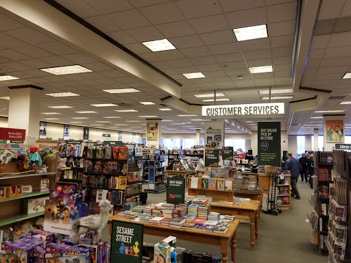 Book Store «Barnes & Noble», reviews and photos, 5224 Sunrise Hwy, Massapequa Park, NY 11762, USA