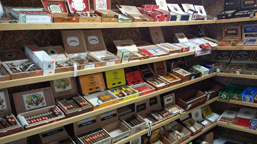 Tobacco Shop «Tobacco Cigar», reviews and photos, 1596 N Farnsworth Ave, Aurora, IL 60505, USA