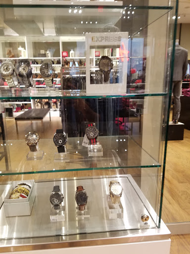 Clothing Store «Express», reviews and photos, 21540 Hawthorne Blvd, Torrance, CA 90503, USA