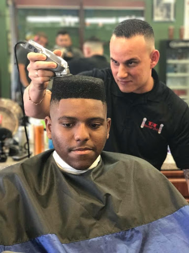 Barber Shop «T&T Barbershop», reviews and photos, 2215 S Federal Hwy, Fort Lauderdale, FL 33316, USA
