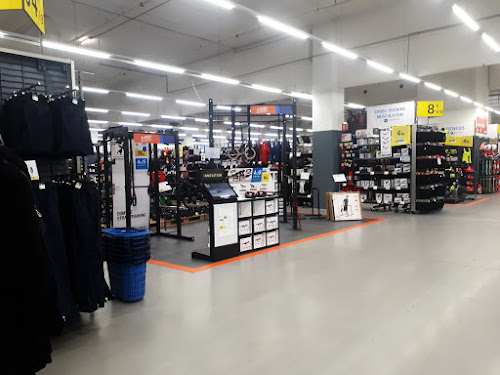 Magasin d'articles de sports Decathlon Paris Porte De Montreuil Montreuil