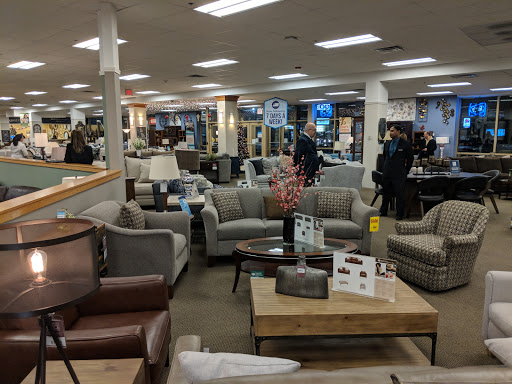 Furniture Store «Raymour & Flanigan Furniture and Mattress Store», reviews and photos, 1855 Central Park Ave, Yonkers, NY 10710, USA