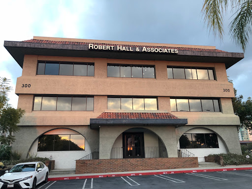 Robert Hall & Associates (Accountants & Tax Preparers)