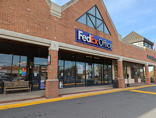 FedEx Office Print & Ship Center, 13061 Lee Jackson Memorial Hwy a, Fairfax, VA 22033, USA, 