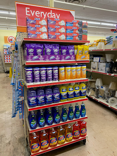 Dollar Store «FAMILY DOLLAR», reviews and photos, 1313 N Lewis Ave, Waukegan, IL 60085, USA