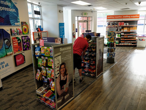 Print Shop «FedEx Office Print & Ship Center», reviews and photos, 518 Central Way, Kirkland, WA 98033, USA