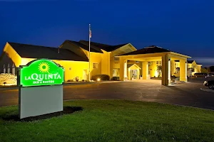 La Quinta Inn & Suites by Wyndham Frankfort image