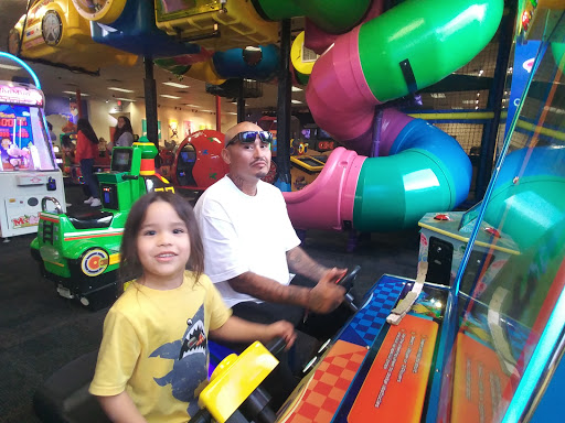 Shopping Mall «Villaggio Shopping Center», reviews and photos, 7959 N Blackstone Ave, Fresno, CA 93720, USA