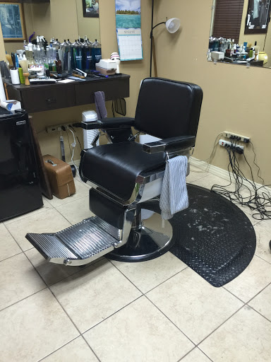 Barber Shop «Leon Valley Barber Shop», reviews and photos, 10919 Culebra Rd #112, San Antonio, TX 78253, USA