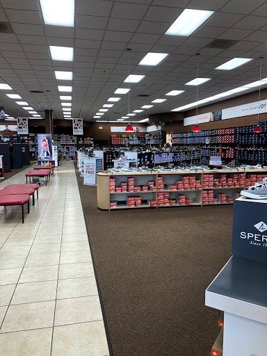 Shoe Store «Famous Footwear», reviews and photos, 1500 13th Ave E, West Fargo, ND 58078, USA