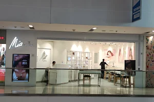 Mia by Tanishq - DLF Mall of India, Noida image