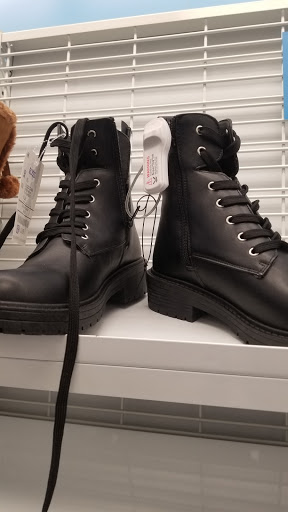 Clothing Store «Ross Dress for Less», reviews and photos, 926 Airport Center Rd, Allentown, PA 18109, USA