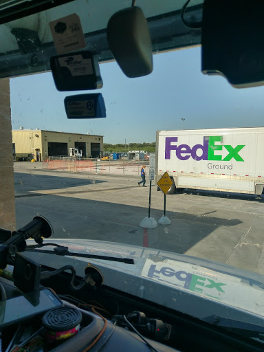 Mailing Service «FedEx Ground», reviews and photos, 4901 Village Creek Rd, Fort Worth, TX 76119, USA