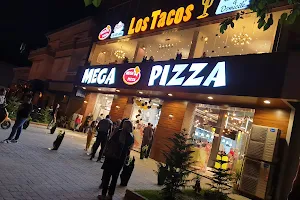 Mega pizza batna image