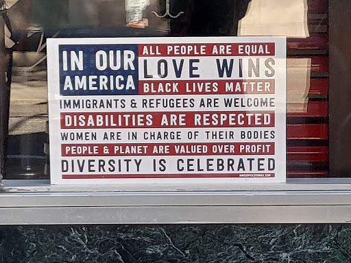 Liquor Store «Tenth Avenue Liquor Store», reviews and photos, 925 SW 10th Ave, Portland, OR 97205, USA