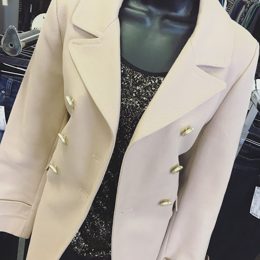 Consignment Shop «Wears Like New Consignment Shop», reviews and photos, 1207 Market St, Lemoyne, PA 17043, USA