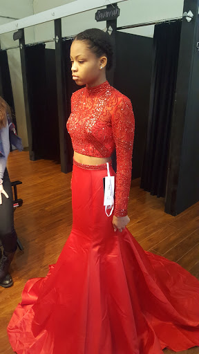 Bridal Shop «Regiss Bridal & Prom - Louisville», reviews and photos, 4216 Outer Loop, Louisville, KY 40219, USA